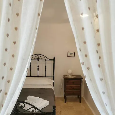 Dimore E Trulli Dell'aia Antica Casa vacanze *